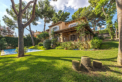 grosse Villa auf grossem Grundstück in Bendinat Mallorca